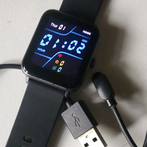 Noise SMART WATCH with CHARGER