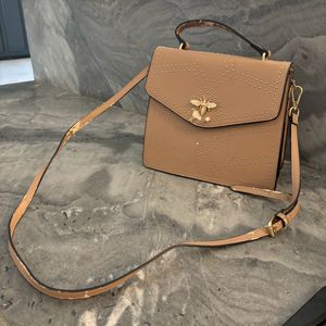 STEVE MADDEN SLING BAG