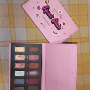 Myglamm 12 Shade Squad Goals Eyeshadow Kit