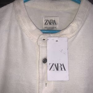 MENS ZARA NO COLLAR TSHIRT