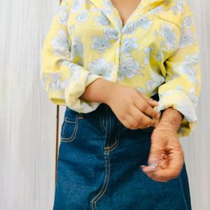 Beautiful Yellow Flowery Shirt🌷SALE🌷