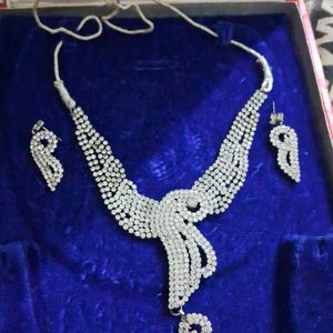 2 Beautiful Necklace Rearly Used Elegant Pieces