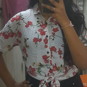 WHITE FLORAL SHIRT🥀🌺