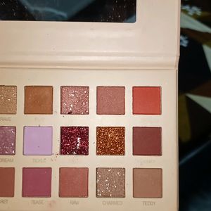 EYESHADOW PALLETE