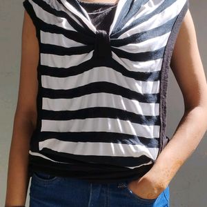 Black And White Stretchable Top