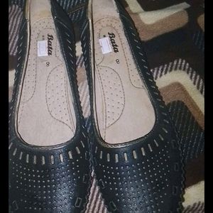 New With Tags Bata Women Billes