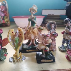 Ceramic Figurines - 7 Pieces