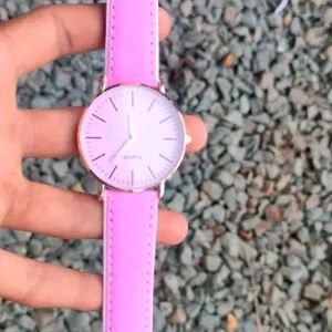 🥰Color Change White To Pink Analog Watch