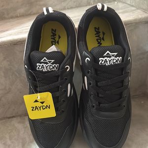 New Black Zaydn Sneakers