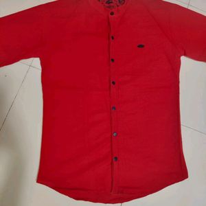 Trendy Red Short-Sleeved Shirt with Chest Pocket