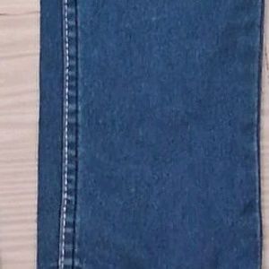 I am selling Jeans Pant