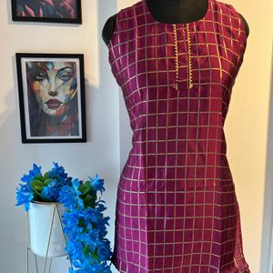 Short Sleeveless Kurti