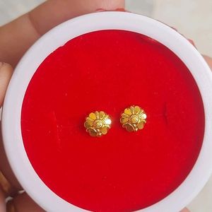 Beautiful New Flower Desine Studs