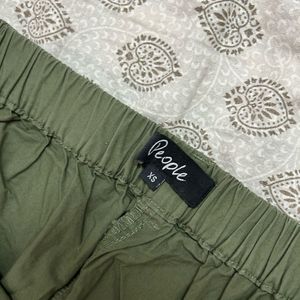 People green cargo joggers with 4 pockets