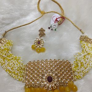 Lemon Yellow Choker Set