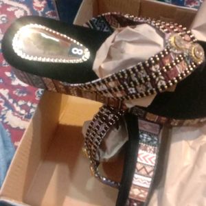 black slipper for women/ college girl.