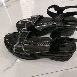 New Shining Black Sandals Never Worn