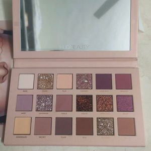 Huda Beauty Nude Eyeshadow Palette