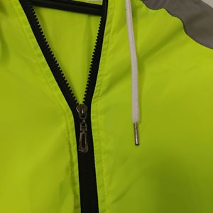 Sports Jacket Cropped Accepting Reasonable Offer ?