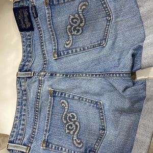 A Light Denim Shorts