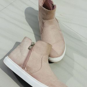 Ankle High Sneakers