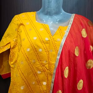 Silk Kurta With Red Duppata