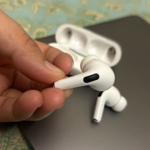 Airpods Looks Like Apple Airpod