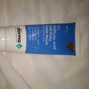 Derma Co 1% Salicylic Acid Face Wash