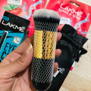 Lakme Makeup Combo