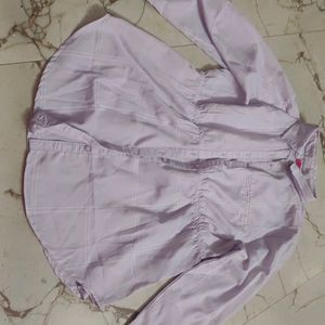 Cinched Waist Shirt Model