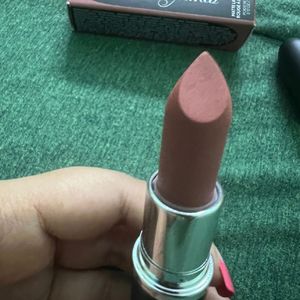 MAC (M.A.CXIMAL) Matte Lipstick "VelvetTeddy"