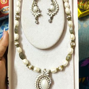 Pearl AD beautiful necklace