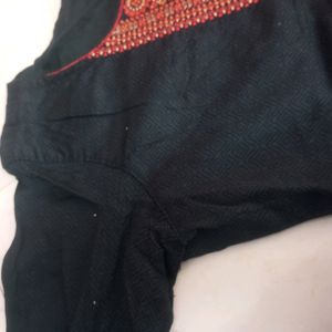 Embroydari Pakisatani Suit