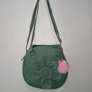 New trendy rounded sling bag for girls and womens