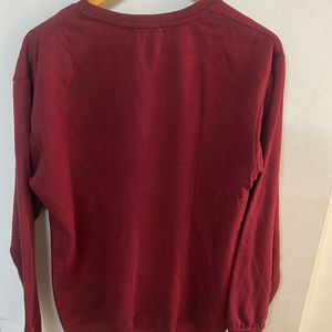 Men Maroon Sweatshirt L size.