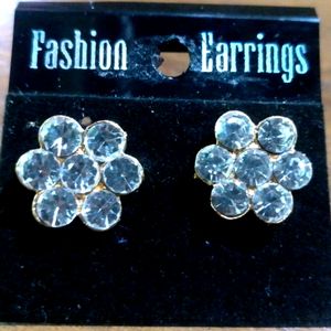 Flower Shaped Earrings With White Stone