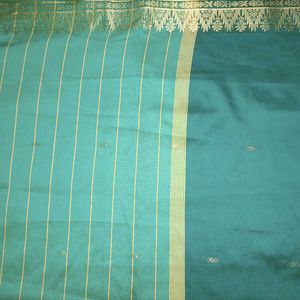 Beautiful Dark Green Saree With Thin Border