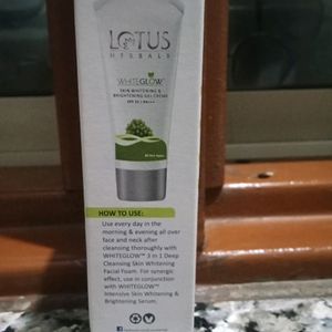 Lotus Herbal Face Whitening Gel Cream