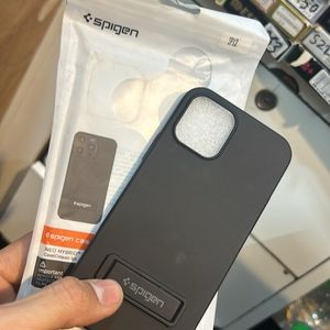 Iphone 12 Case ( Spigen )