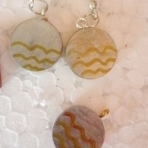 Resin Earing With Pendent