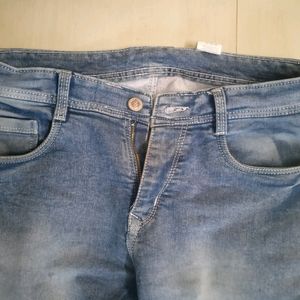 BLUE CASUAL JEANS