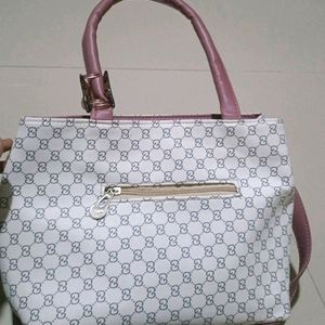 Beautiful Brand New Handbag For Girls/Women Use