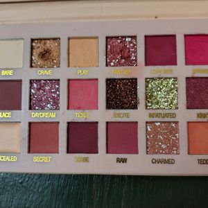 Huda beauty Eyeshadow Palette