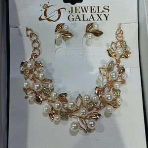 Pearl Earrings And Necklace Set