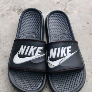 Nike Benassi JDI Flip Flops