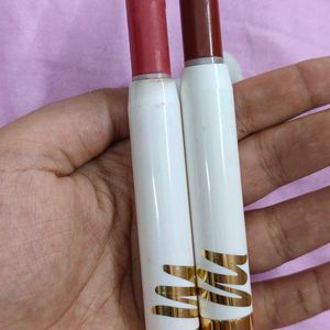 2 Myglamm Lip Crayons 😍😍