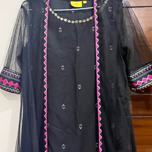 Women Black Kurta With Detachable Cape