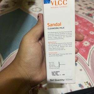 VLCC Sandal Cleansing Milk