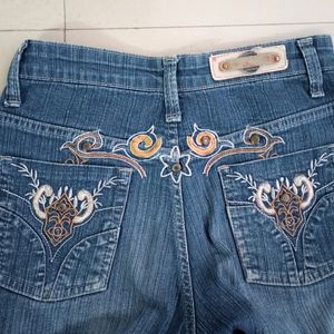 Combo Of Denim Jeans & Capri (Women)