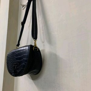 Very New And Extremely Elegant Sling Bag